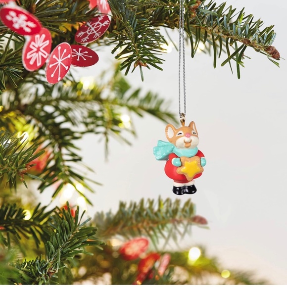 Hallmark Keepsake 0.79" Miniature Christmas Ornament 2022, Sweet Lil' Mouse - Picture 1 of 4